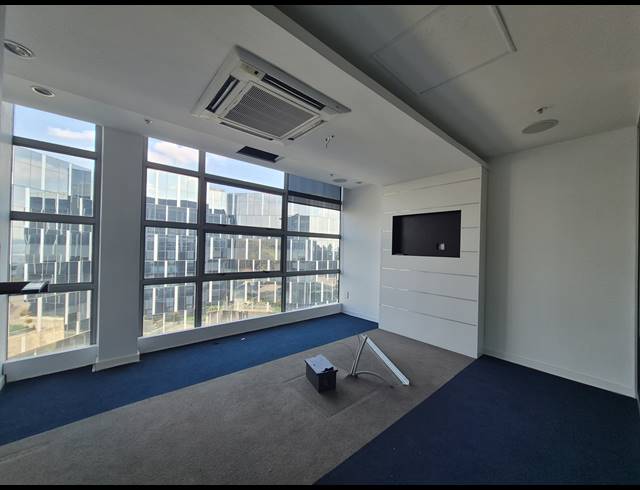 1,597M² OFFICE TO LET IN SANDTON CENTRAL